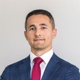 我市相关部门举行就业服务进校园活动